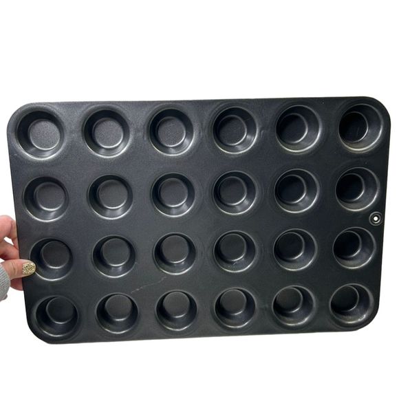 Pampered Chef Black Non-Stick 24-Hole Mini Muffin Pan - Picture 2 of 8